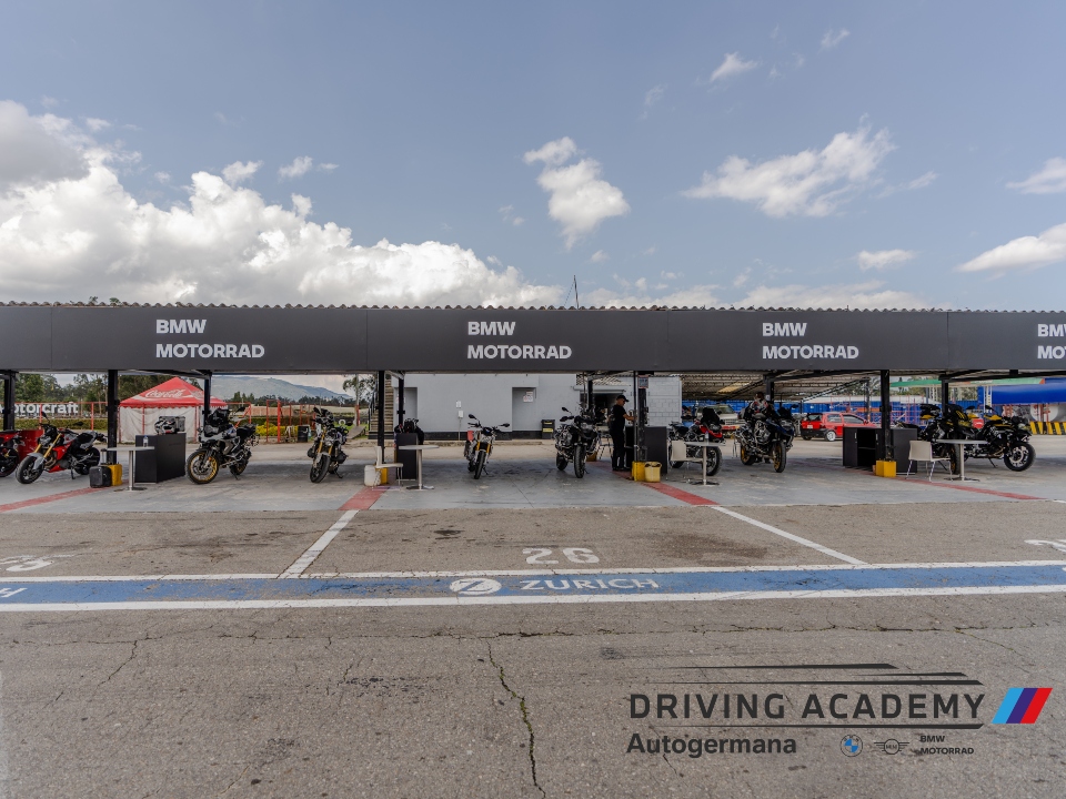 Primera Edición Driving Academy