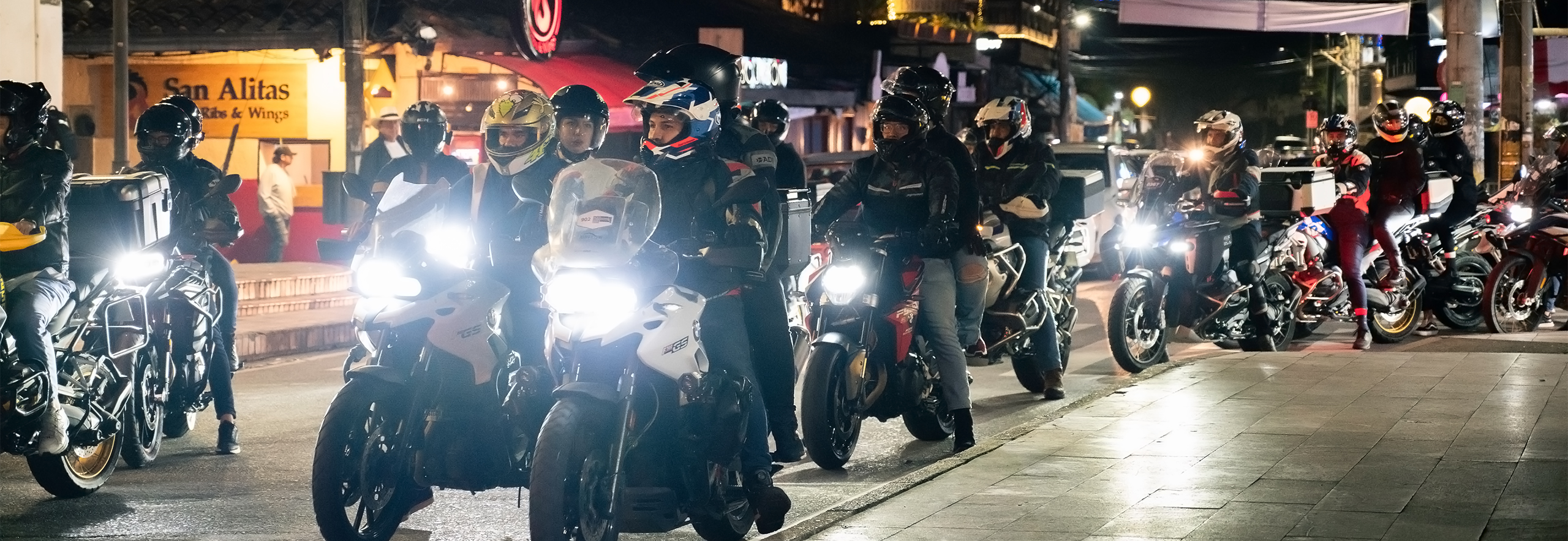 Así se vivió la rodada de alumbrados | Autogermana Milla de Oro.